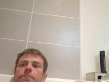 Eestexxx Chaturbate stream image from May 15, 2026