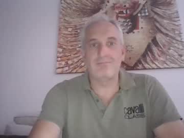 Middo73 Chaturbate stream image from May 15, 2026