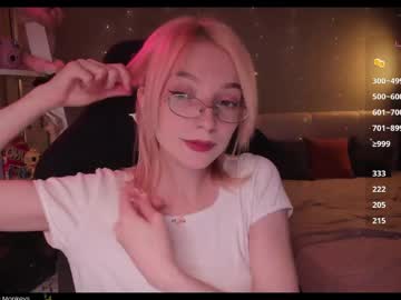Nannoyou Chaturbate stream image from May 15, 2026