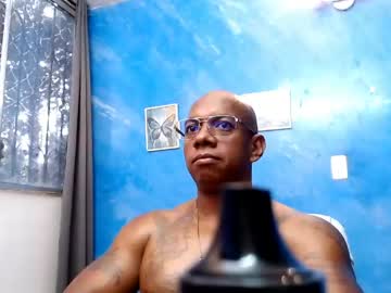 Tom_Miller Chaturbate stream image from May 15, 2026
