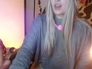 Hi_Elora Chaturbate stream image from May 16, 2026