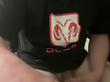 Machinegunkelly122 Chaturbate stream image from May 16, 2026