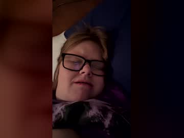Heidimackey2 Chaturbate stream image from May 16, 2026