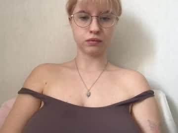Jelly_Gum Chaturbate stream image from May 16, 2026