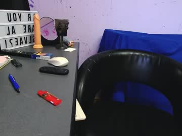 Madelynvelure Chaturbate stream image from May 16, 2026