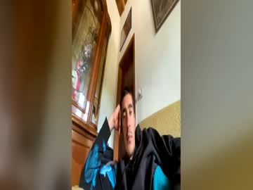 Aleale9327566 Chaturbate stream image from May 16, 2026