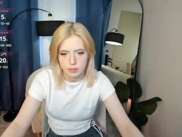 Moonlitasuna Chaturbate stream image from May 16, 2026