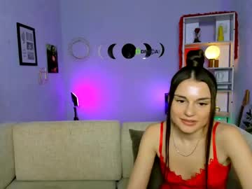 Kiki_Swan Chaturbate stream image from May 16, 2026