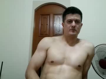 Jhwozy Chaturbate stream image from May 16, 2026