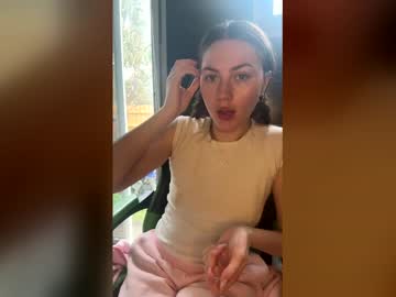 Daisycollins1111 Chaturbate stream image from May 17, 2026