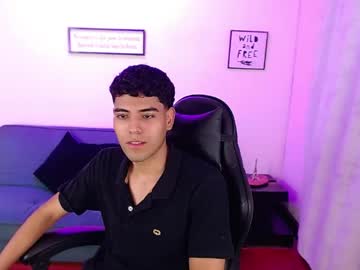 Davidcum18 Chaturbate stream image from May 17, 2026