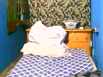 Kev_Crew25 Chaturbate stream image from May 17, 2026