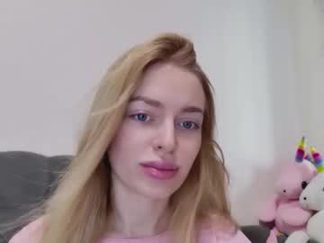 Mariwell Chaturbate stream image from May 17, 2026