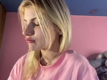 Nellejaskolski Chaturbate stream image from May 17, 2026