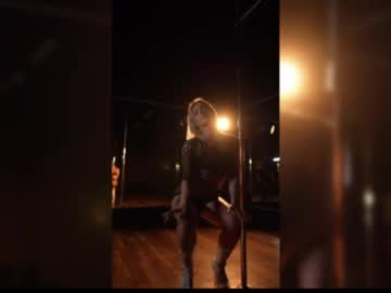 Lilydavisss Chaturbate stream image from May 17, 2026