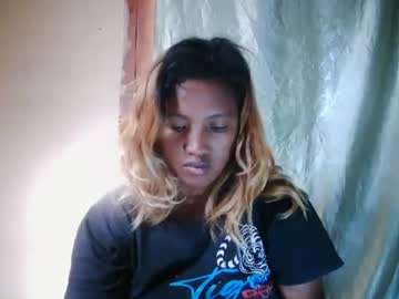 Mellissia02 Chaturbate stream image from May 17, 2026