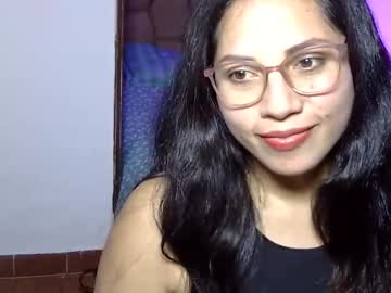 Natalieevanss Chaturbate stream image from May 17, 2026