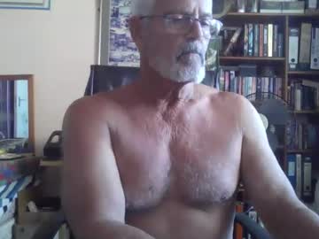 Bobbgud Chaturbate stream image from May 17, 2026