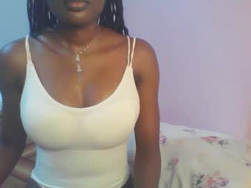Petiteediva Chaturbate stream image from May 17, 2026