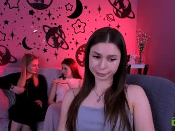 Flora_Ri Chaturbate stream image from May 17, 2026