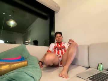 Joeydcrz Chaturbate stream image from May 17, 2026