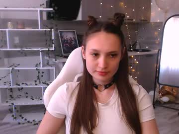 Kiananowak Chaturbate stream image from May 17, 2026