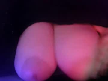 Lonelyhousewifemilf Chaturbate stream image from May 17, 2026