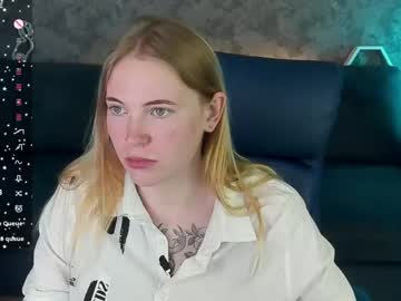 Nikkyreyyy Chaturbate stream image from May 17, 2026