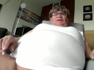 Cleoiscuming Chaturbate stream image from May 17, 2026