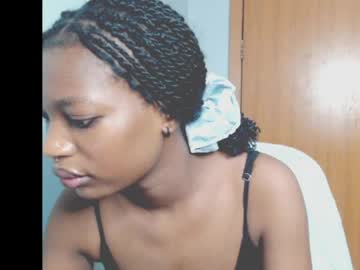 Cumebony_Petit Chaturbate stream image from May 17, 2026