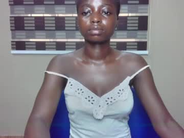 Petitexxebony Chaturbate stream image from May 17, 2026