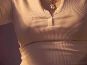 Justbarbie Chaturbate stream image from May 17, 2026