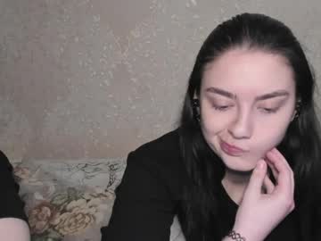 Muuur_Love Chaturbate stream image from May 17, 2026
