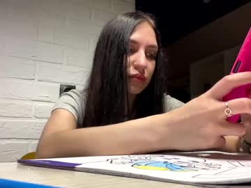 Marnaence Chaturbate stream image from May 17, 2026
