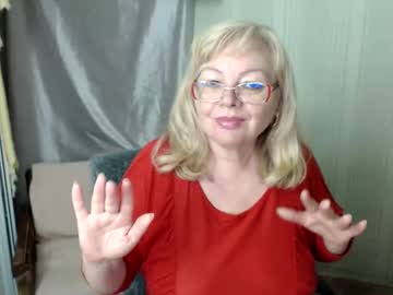 Evelynloveshy Chaturbate stream image from May 17, 2026