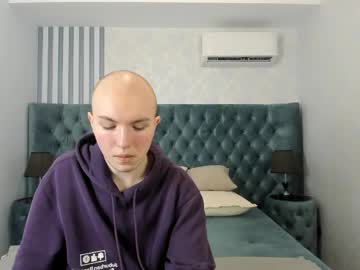 Patrickbevy Chaturbate stream image from May 17, 2026