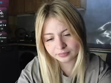 Shy_Blondiee Chaturbate stream image from May 17, 2026