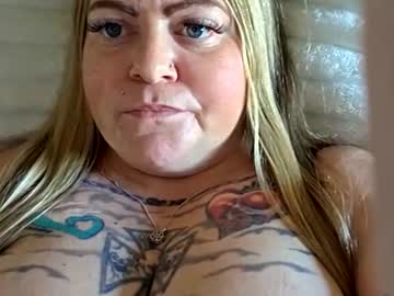 Bigblueeyesmomma Chaturbate stream image from May 17, 2026