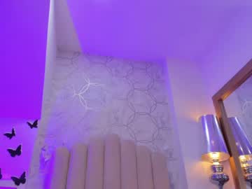Foxy200__ Chaturbate stream image from May 17, 2026