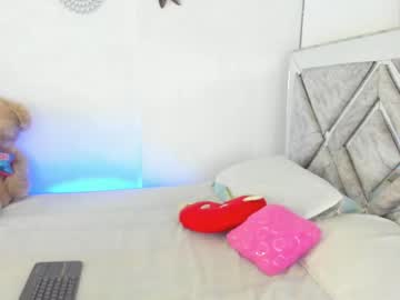 Sarah_Lowee Chaturbate stream image from May 17, 2026