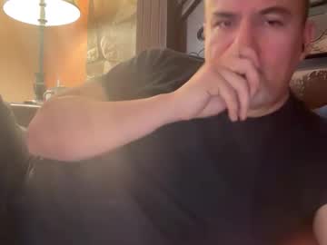 Elvecinoequipadon Chaturbate stream image from May 18, 2026