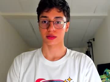 Kkatract Chaturbate stream image from May 18, 2026