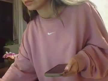 Valentinaseleni24 Chaturbate stream image from May 18, 2026