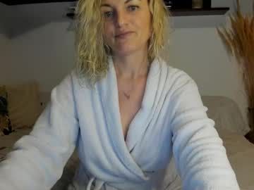 Jadore_Able82 Chaturbate stream image from May 18, 2026