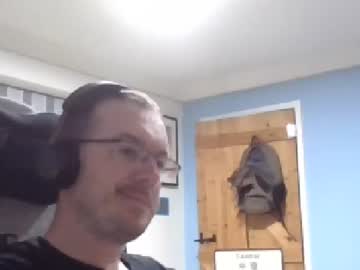 Tomuk28 Chaturbate stream image from May 18, 2026