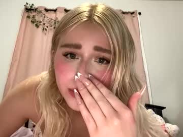 Hayleespink Chaturbate stream image from May 18, 2026