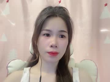 Luna4739 Chaturbate stream image from May 18, 2026