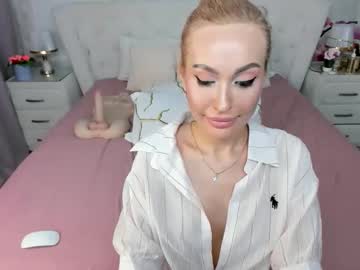 Hottiesweetbritneyx Chaturbate stream image from May 18, 2026