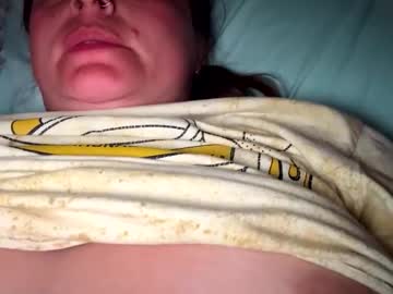 Honeygirlox Chaturbate stream image from May 18, 2026
