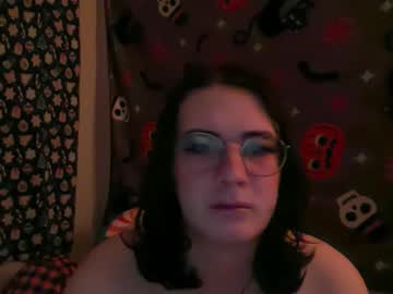 Ivyvine Chaturbate stream image from May 18, 2026